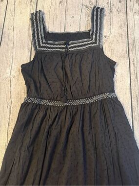NWOT. Old Navy gorgeous women’s, pull on sleeveless dress. Size L. Very feminine